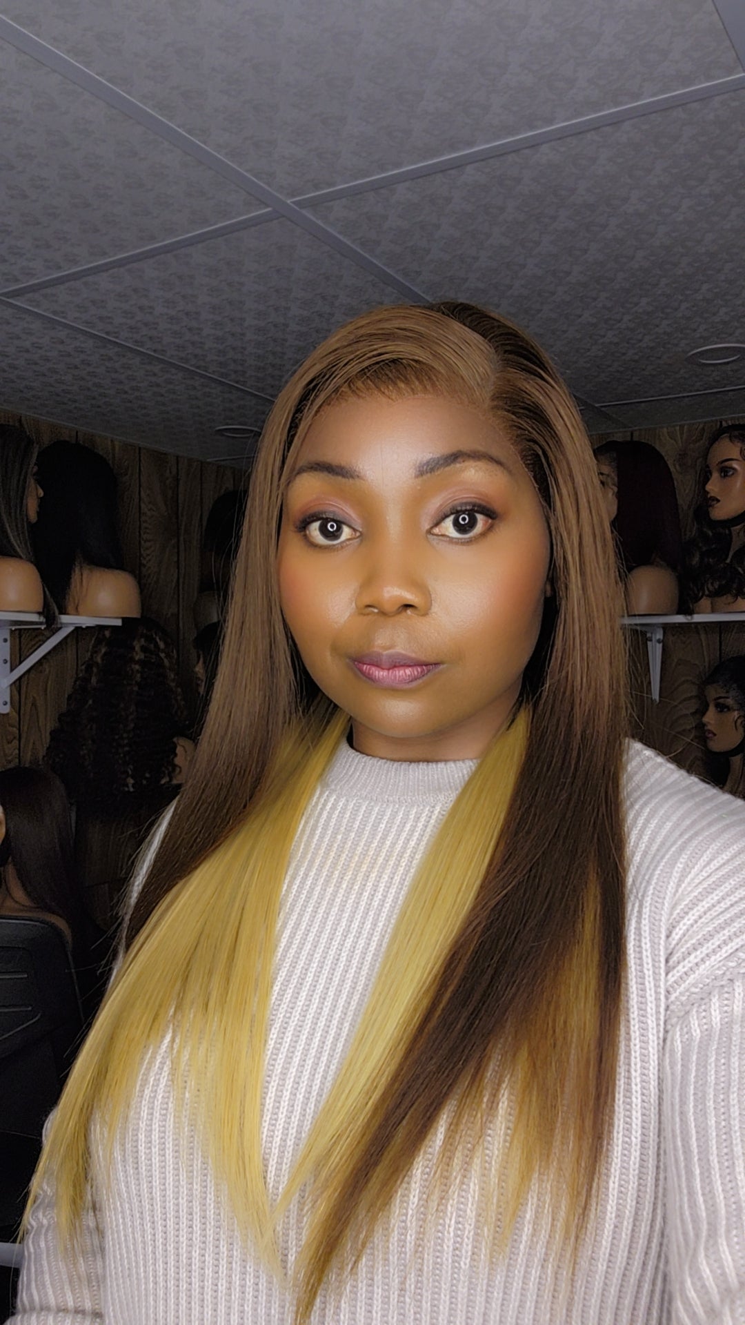 BLONDE/CHATIN 20" DENTELLE HD SANS COLLE