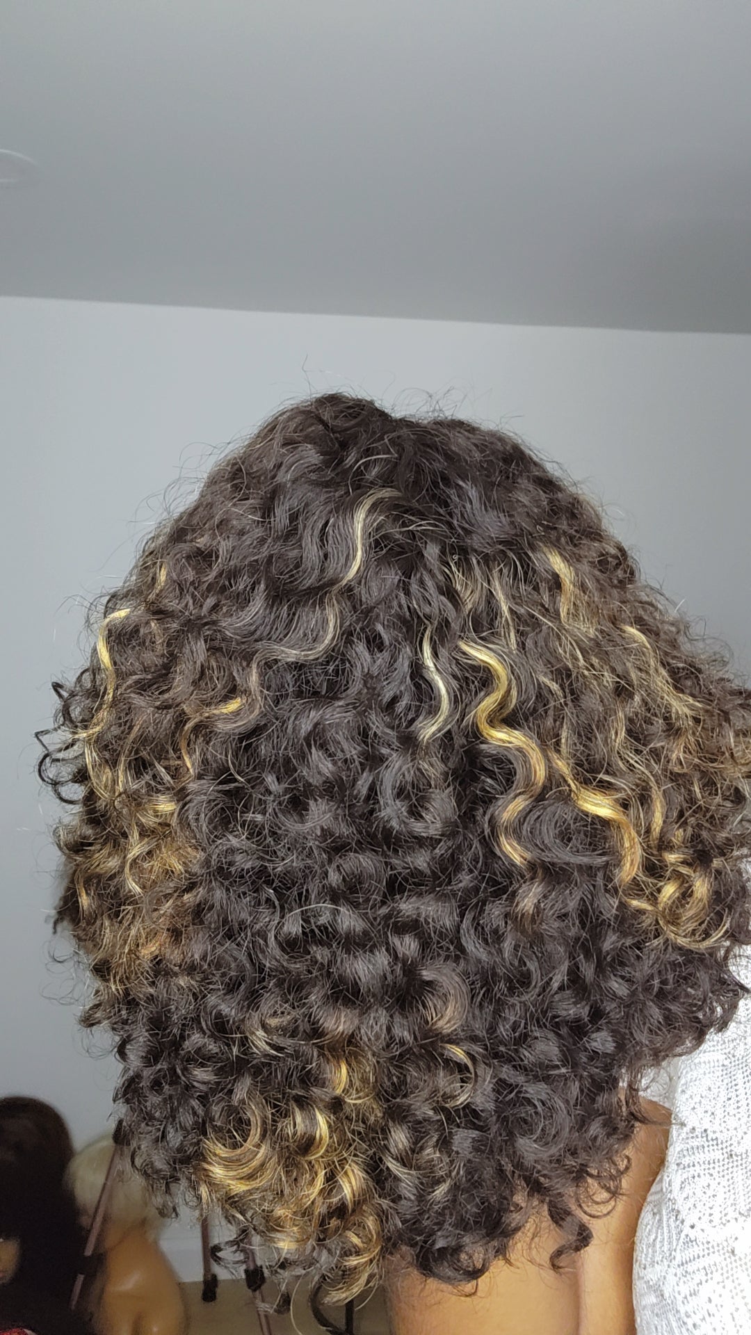 PIXIE CURLY MECHES
