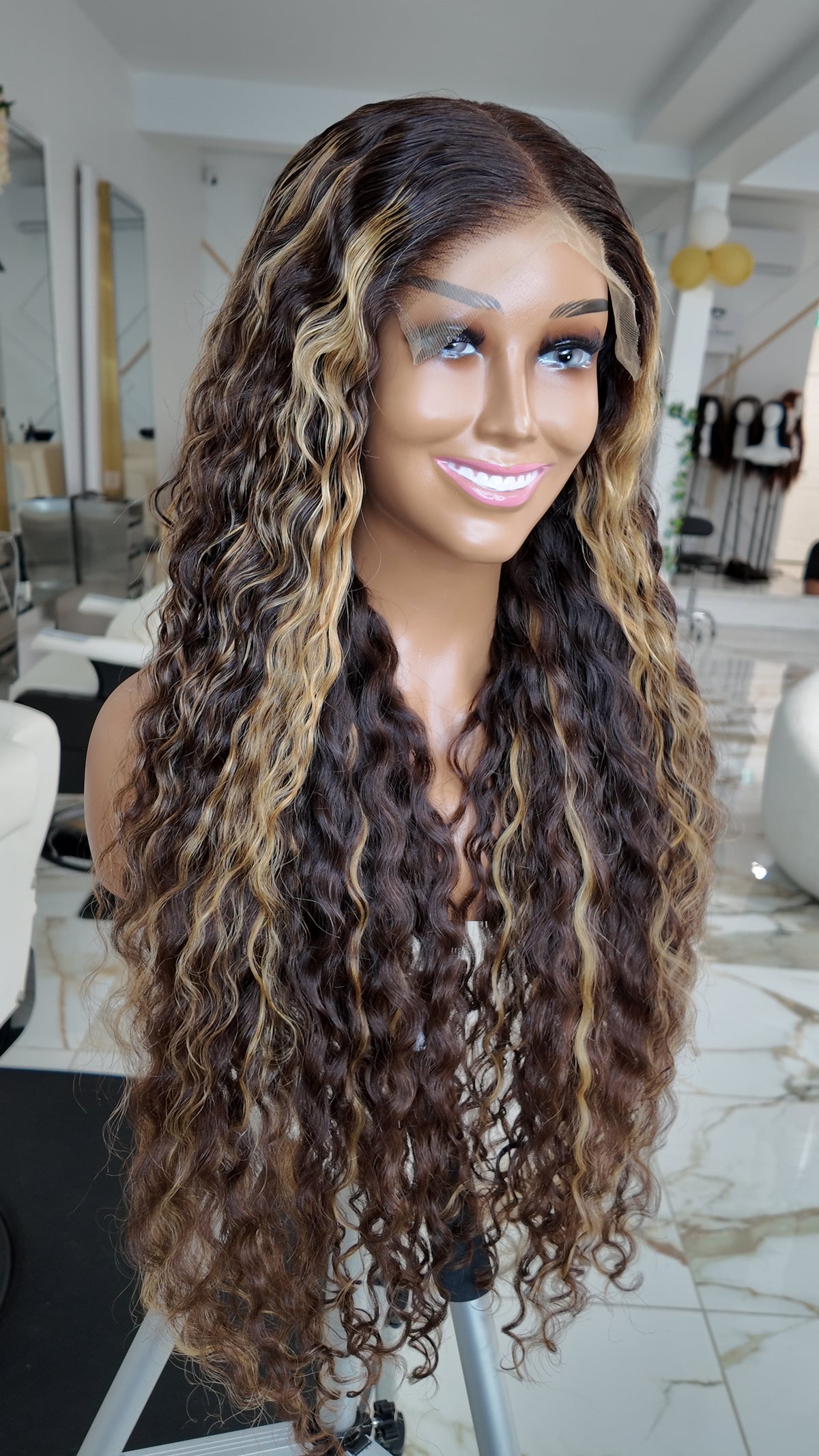 KATTY 28" 7×7 HD PIANO  CURLY BRÉSILIENNE 350g