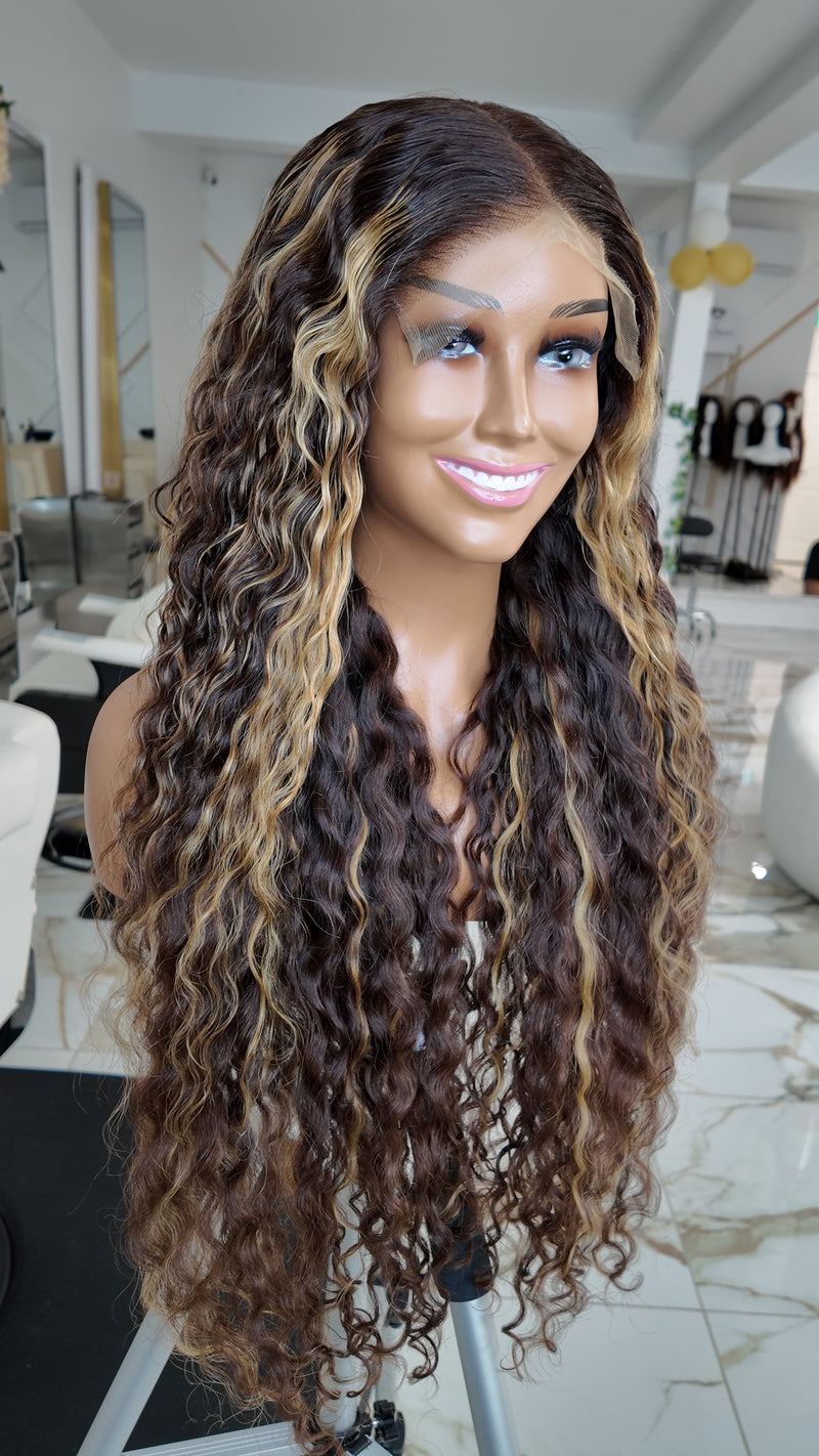 KATTY 28" 7×7 HD PIANO  CURLY BRÉSILIENNE 350g