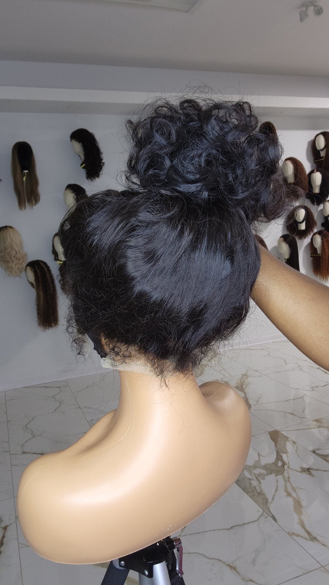 TRESSES À ONDULATIONS PROFONDES 28" DENTELLE 13×6 HD 1B