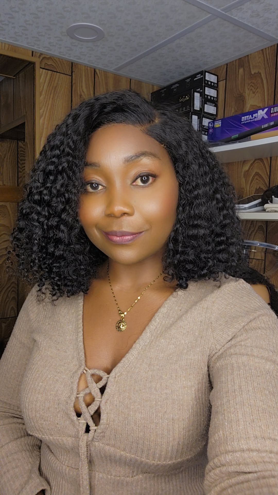 Cheveux bouclés birmans 12" avec fermeture 5×5 HD