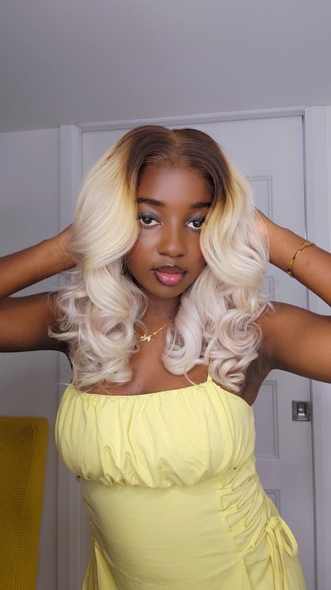 Cheveux blonds ondulés et rebondissants, fermeture 18 pouces, 5×5