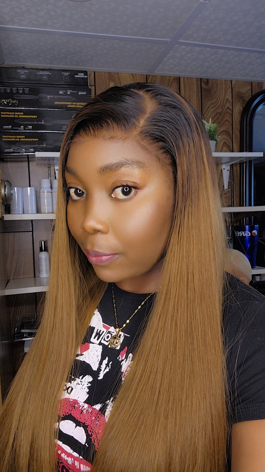 EMMANUELLA 24" DENTELLE HD SANS COLLE