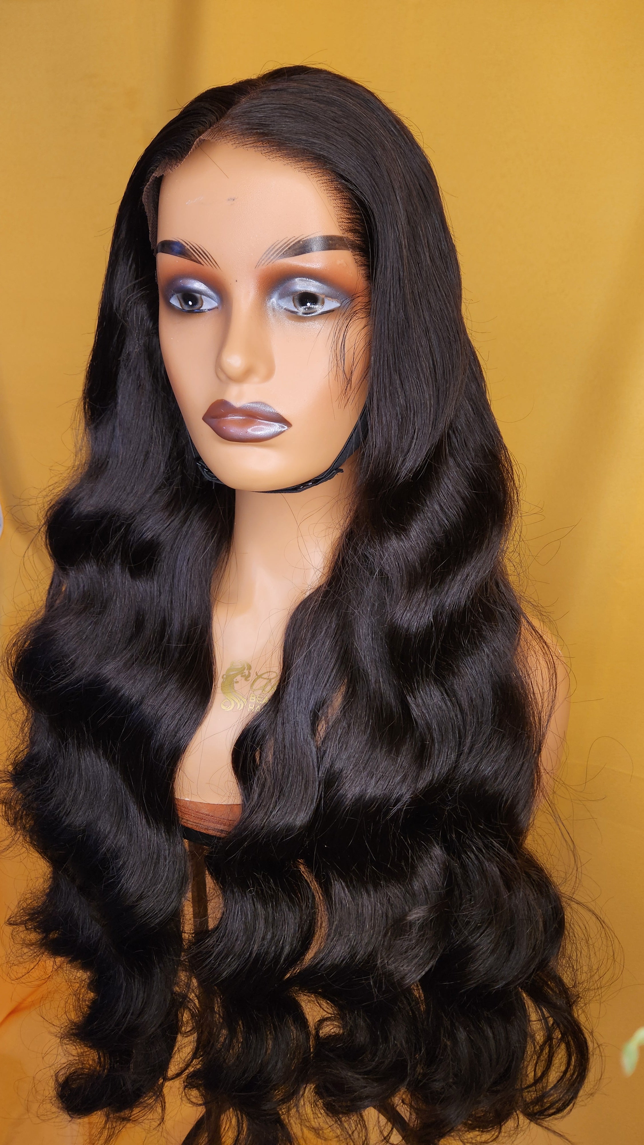 KATALINA BOUCLÉE 28" DENTELLE HD SANS COLLE