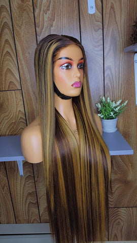 JULIA 32" LACE HD SANS COLLE PIANO BLONDE