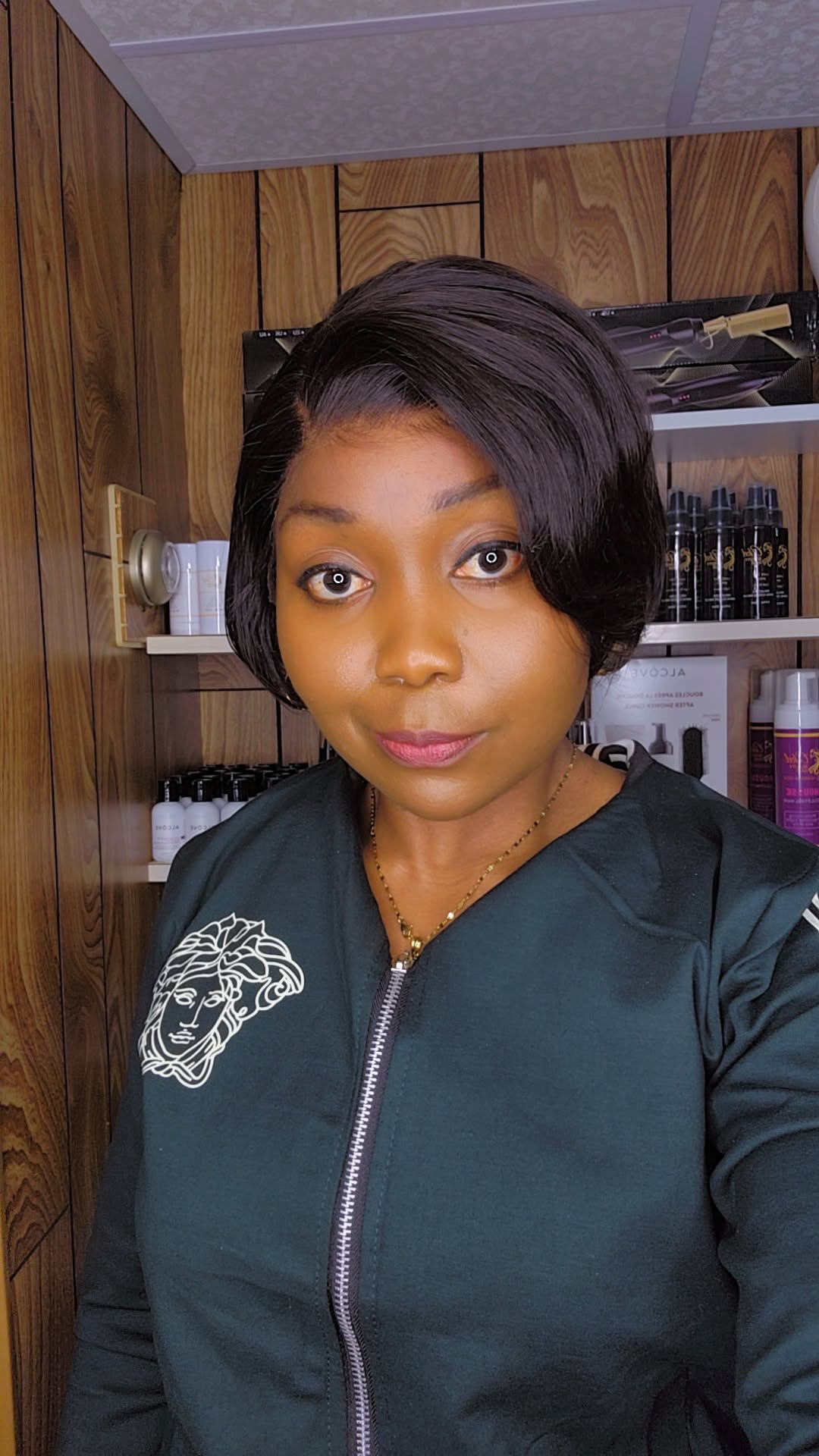 COUPE GARÇONNE LISSE SANS COLLE 1B