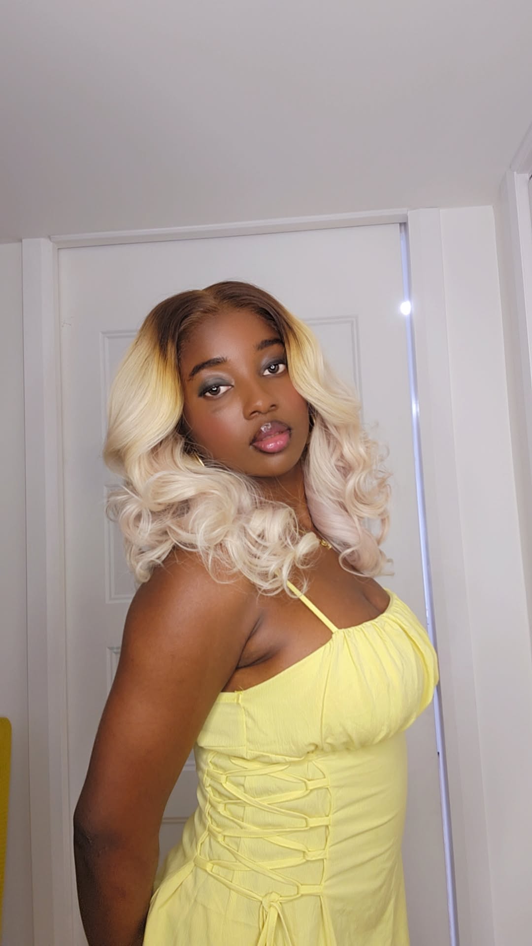 Cheveux blonds ondulés et rebondissants, fermeture 18 pouces, 5×5
